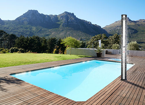 Verbesserte Sicherheitsstandards treiben die standardisierte Entwicklung in der Solarduschsäulenindustrie voran.